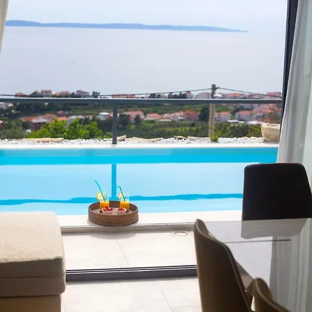 Villa Royal 2 *