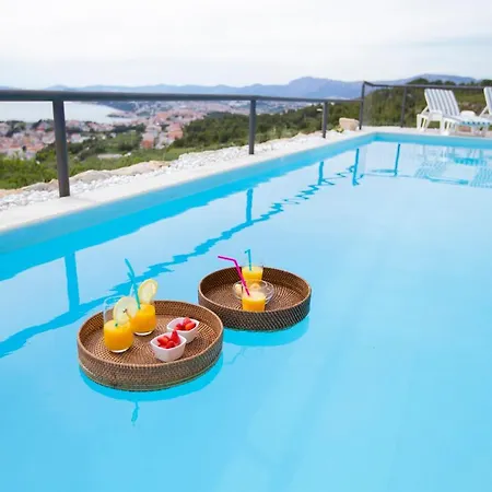 Royal 2 Villa