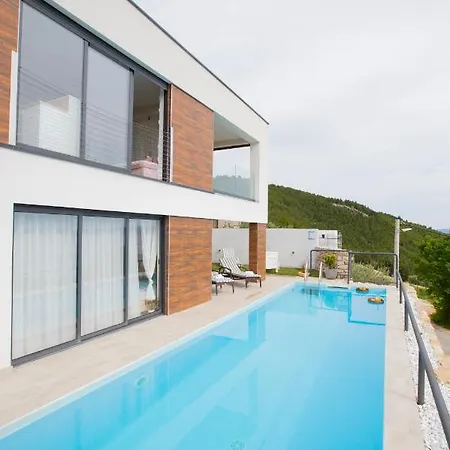 Villa Royal 2