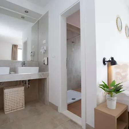 Villa Royal 2 *