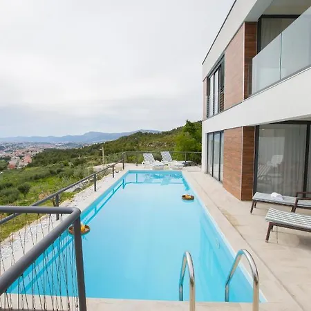Royal 2 Villa