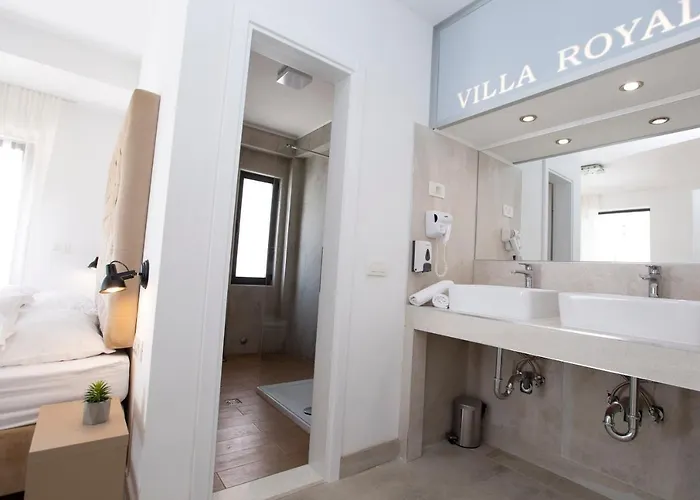 Villa Royal 2 *