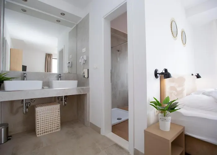 Villa Royal 2 *