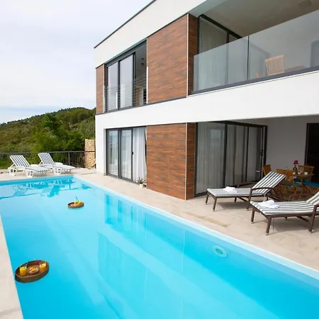Villa Royal 2
