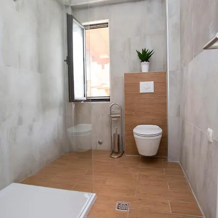 Royal 2 Villa Podstrana